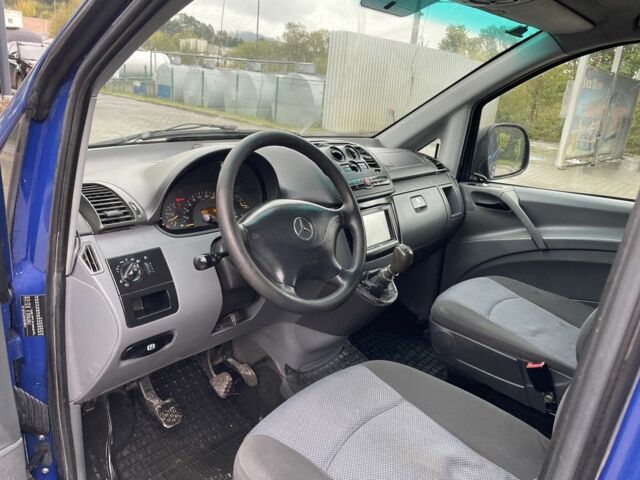 Синий Мерседес Вито, объемом двигателя 2.2 л и пробегом 300 тыс. км за 5800 $, фото 13 на Automoto.ua