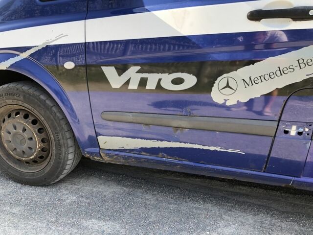 Синий Мерседес Вито, объемом двигателя 2.1 л и пробегом 375 тыс. км за 6500 $, фото 5 на Automoto.ua