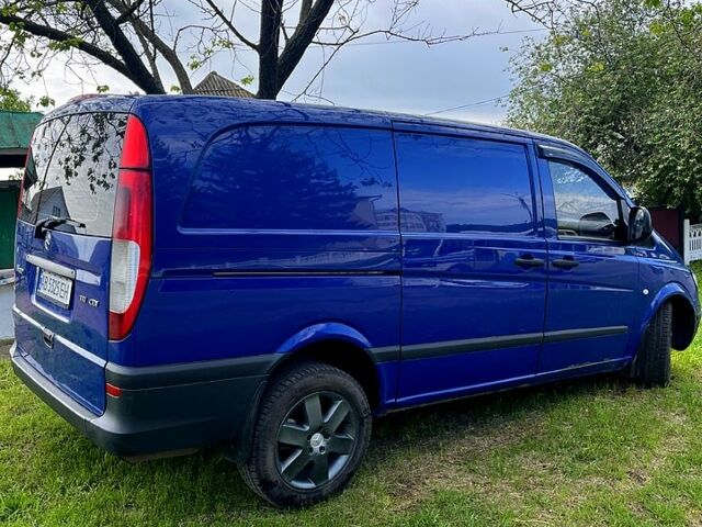 Синий Мерседес Вито, объемом двигателя 2.1 л и пробегом 428 тыс. км за 6700 $, фото 1 на Automoto.ua
