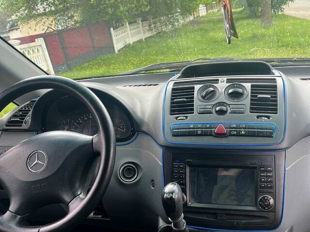 Синий Мерседес Вито, объемом двигателя 2.1 л и пробегом 428 тыс. км за 6700 $, фото 6 на Automoto.ua