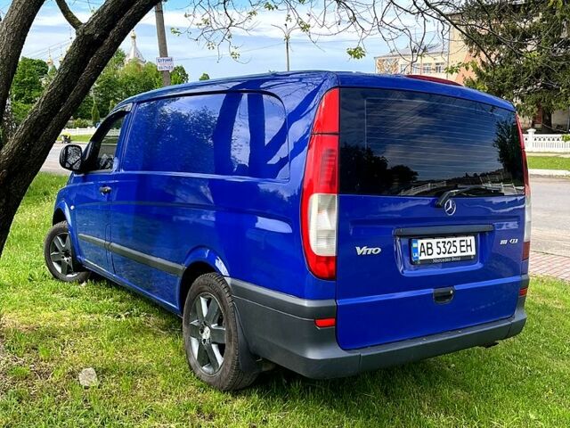 Синий Мерседес Вито, объемом двигателя 2.1 л и пробегом 428 тыс. км за 6700 $, фото 2 на Automoto.ua