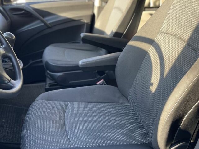 Синий Мерседес Вито, объемом двигателя 2.1 л и пробегом 350 тыс. км за 9500 $, фото 7 на Automoto.ua