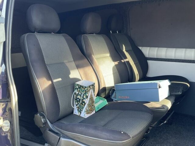 Синий Мерседес Вито, объемом двигателя 2.1 л и пробегом 350 тыс. км за 9500 $, фото 9 на Automoto.ua