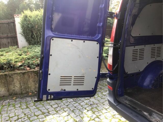 Мерседес Вито 2012 в Вышгороде на Automoto.ua Синий Мерседес Вито, объемом двигателя 2.1 л и пробегом 361 тыс. км за 10300 $, фото 11 на Automoto.ua