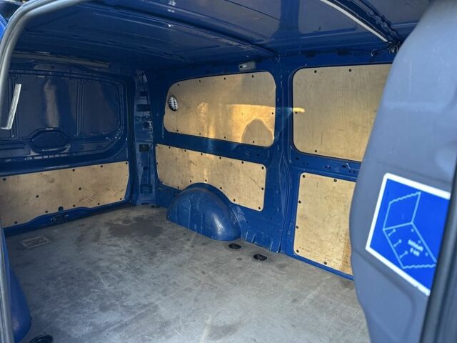 Синій Мерседес Віто, об'ємом двигуна 2.2 л та пробігом 370 тис. км за 13900 $, фото 19 на Automoto.ua