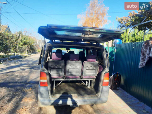 Синий Мерседес Вито, объемом двигателя 2.3 л и пробегом 429 тыс. км за 3850 $, фото 4 на Automoto.ua