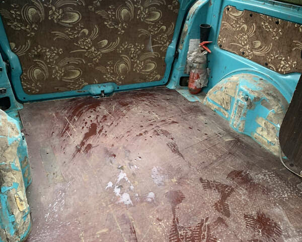 Синій Мерседес Віто, об'ємом двигуна 2.3 л та пробігом 470 тис. км за 2700 $, фото 9 на Automoto.ua