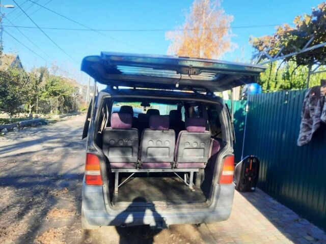 Синий Мерседес Вито, объемом двигателя 2.3 л и пробегом 429 тыс. км за 3850 $, фото 4 на Automoto.ua