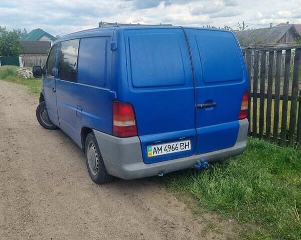Синий Мерседес Вито, объемом двигателя 2.3 л и пробегом 505 тыс. км за 5000 $, фото 1 на Automoto.ua