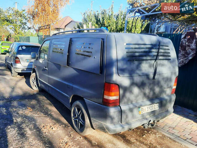 Синий Мерседес Вито, объемом двигателя 2.3 л и пробегом 429 тыс. км за 3850 $, фото 2 на Automoto.ua