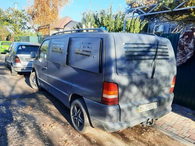 Синий Мерседес Вито, объемом двигателя 2.3 л и пробегом 429 тыс. км за 3850 $, фото 2 на Automoto.ua