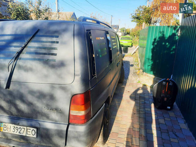 Синий Мерседес Вито, объемом двигателя 2.3 л и пробегом 429 тыс. км за 3850 $, фото 3 на Automoto.ua