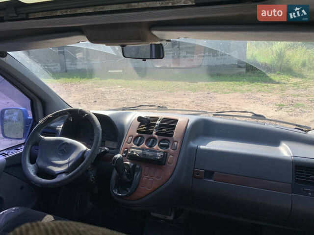 Синий Мерседес Вито, объемом двигателя 2.3 л и пробегом 646 тыс. км за 5000 $, фото 5 на Automoto.ua