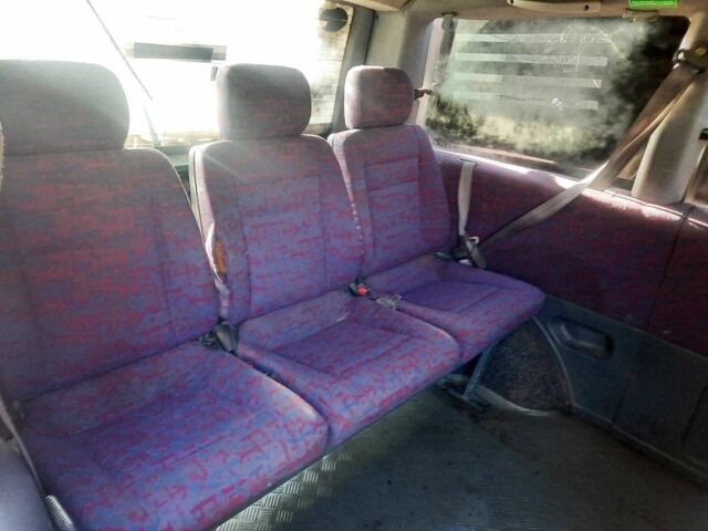 Синий Мерседес Вито, объемом двигателя 2.3 л и пробегом 429 тыс. км за 3850 $, фото 5 на Automoto.ua