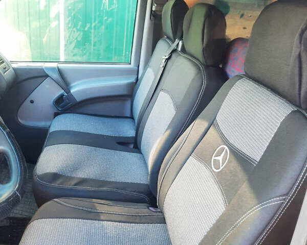 Синий Мерседес Вито, объемом двигателя 2.3 л и пробегом 429 тыс. км за 3850 $, фото 8 на Automoto.ua