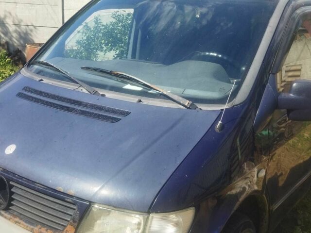 Синий Мерседес Вито, объемом двигателя 2.3 л и пробегом 483 тыс. км за 3500 $, фото 3 на Automoto.ua