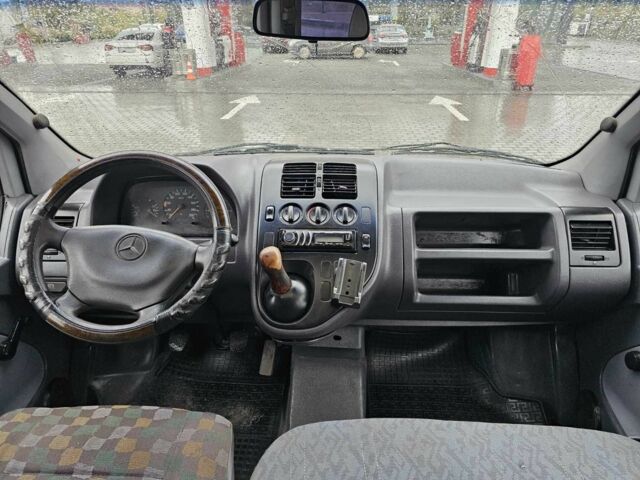 Синий Мерседес Вито, объемом двигателя 2.3 л и пробегом 500 тыс. км за 4500 $, фото 7 на Automoto.ua