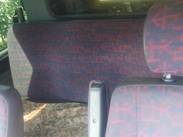 Синий Мерседес Вито, объемом двигателя 2.3 л и пробегом 483 тыс. км за 3500 $, фото 2 на Automoto.ua