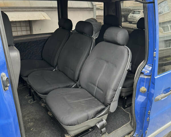 Синий Мерседес Вито, объемом двигателя 2.3 л и пробегом 330 тыс. км за 5000 $, фото 4 на Automoto.ua