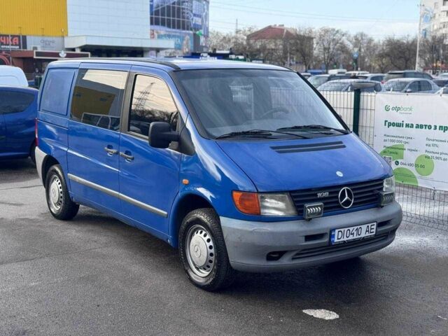 Синий Мерседес Вито, объемом двигателя 2.3 л и пробегом 302 тыс. км за 3999 $, фото 1 на Automoto.ua