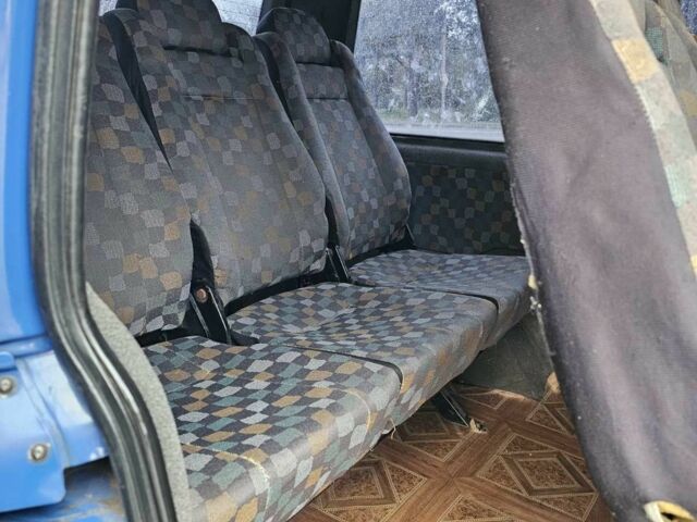 Синий Мерседес Вито, объемом двигателя 2.3 л и пробегом 500 тыс. км за 4500 $, фото 13 на Automoto.ua