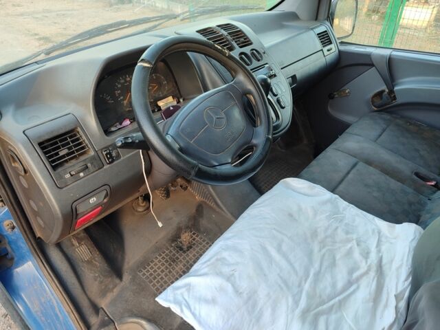 Синий Мерседес Вито, объемом двигателя 0 л и пробегом 537 тыс. км за 2200 $, фото 3 на Automoto.ua