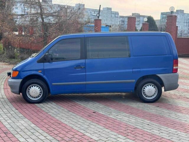 Синий Мерседес Вито, объемом двигателя 2.3 л и пробегом 302 тыс. км за 3999 $, фото 5 на Automoto.ua