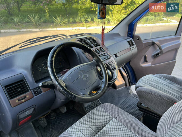 Синий Мерседес Вито, объемом двигателя 2.15 л и пробегом 266 тыс. км за 4500 $, фото 14 на Automoto.ua
