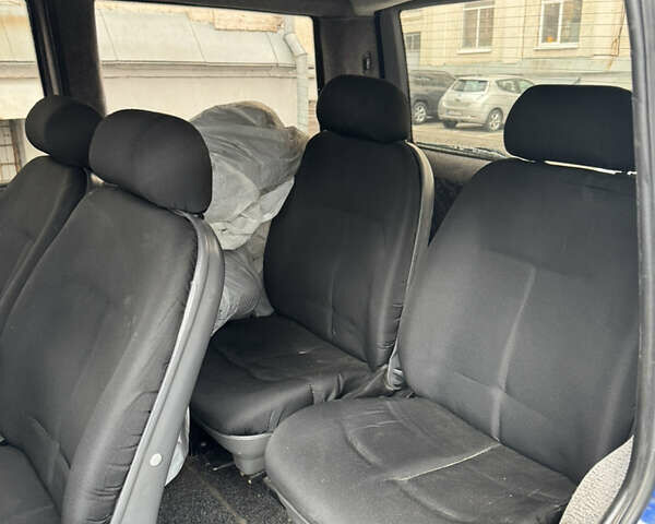 Синий Мерседес Вито, объемом двигателя 2.3 л и пробегом 330 тыс. км за 5000 $, фото 6 на Automoto.ua