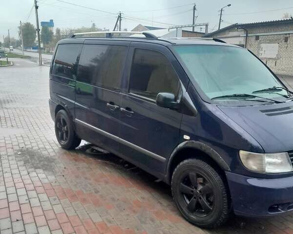Синий Мерседес Вито, объемом двигателя 2.3 л и пробегом 326 тыс. км за 4300 $, фото 2 на Automoto.ua