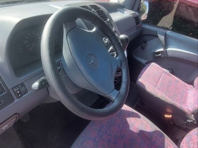 Синий Мерседес Вито, объемом двигателя 2.3 л и пробегом 390 тыс. км за 4200 $, фото 6 на Automoto.ua