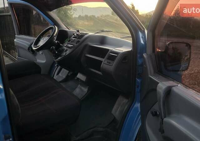 Синий Мерседес Вито, объемом двигателя 2.15 л и пробегом 258 тыс. км за 3550 $, фото 12 на Automoto.ua