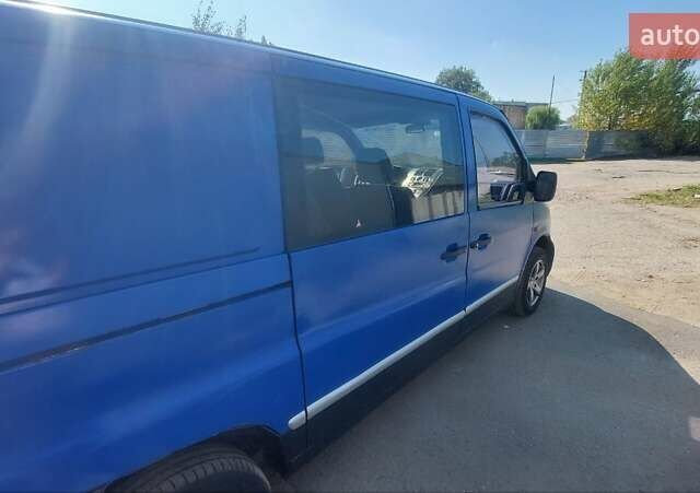 Синий Мерседес Вито, объемом двигателя 2.3 л и пробегом 390 тыс. км за 4200 $, фото 2 на Automoto.ua