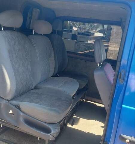 Синий Мерседес Вито, объемом двигателя 2.3 л и пробегом 390 тыс. км за 4200 $, фото 15 на Automoto.ua