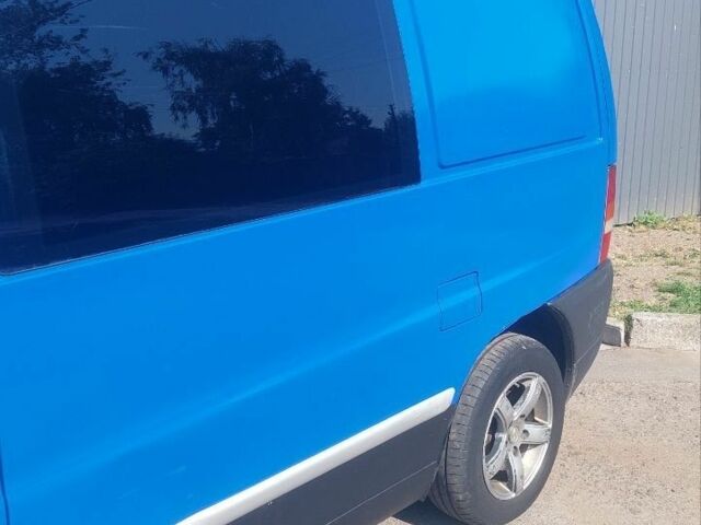 Синий Мерседес Вито, объемом двигателя 2.3 л и пробегом 390 тыс. км за 4200 $, фото 4 на Automoto.ua