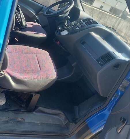 Синий Мерседес Вито, объемом двигателя 2.3 л и пробегом 390 тыс. км за 4200 $, фото 12 на Automoto.ua