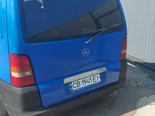 Синий Мерседес Вито, объемом двигателя 2.3 л и пробегом 390 тыс. км за 4200 $, фото 5 на Automoto.ua