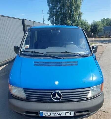 Синий Мерседес Вито, объемом двигателя 2.3 л и пробегом 390 тыс. км за 4200 $, фото 1 на Automoto.ua