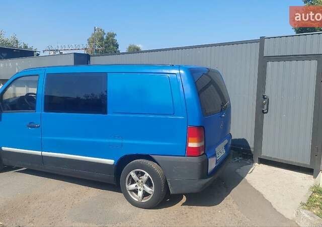 Синий Мерседес Вито, объемом двигателя 2.3 л и пробегом 390 тыс. км за 4200 $, фото 3 на Automoto.ua