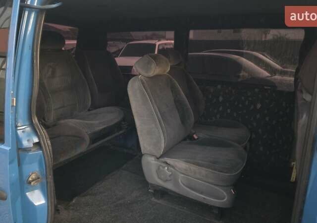 Синий Мерседес Вито, объемом двигателя 2.15 л и пробегом 258 тыс. км за 3550 $, фото 13 на Automoto.ua