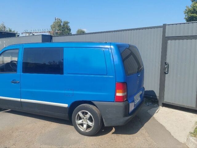 Синий Мерседес Вито, объемом двигателя 2.3 л и пробегом 390 тыс. км за 4200 $, фото 3 на Automoto.ua