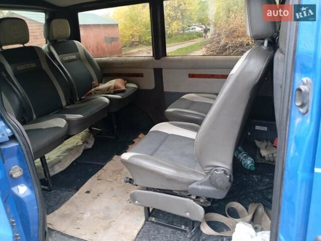Синій Мерседес Віто, об'ємом двигуна 2.2 л та пробігом 380 тис. км за 4500 $, фото 7 на Automoto.ua