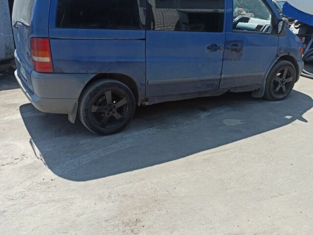 Синий Мерседес Вито, объемом двигателя 0 л и пробегом 198 тыс. км за 1999 $, фото 2 на Automoto.ua