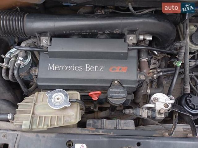 Синій Мерседес Віто, об'ємом двигуна 2.2 л та пробігом 380 тис. км за 4500 $, фото 9 на Automoto.ua