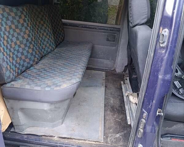 Синий Мерседес Вито, объемом двигателя 2.15 л и пробегом 220 тыс. км за 3999 $, фото 1 на Automoto.ua