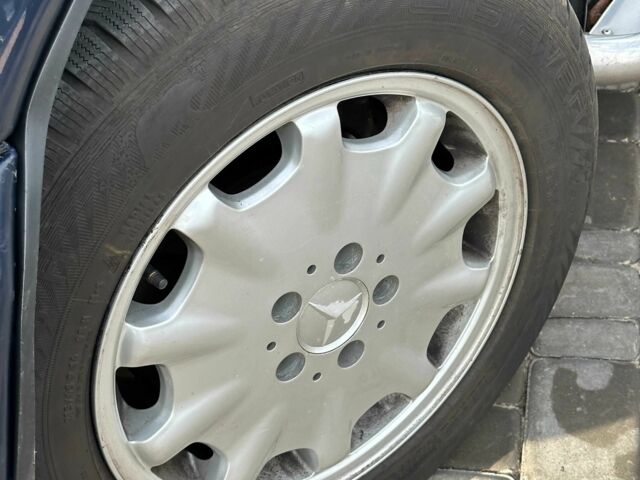 Синій Мерседес Віто, об'ємом двигуна 2.2 л та пробігом 386 тис. км за 4850 $, фото 2 на Automoto.ua