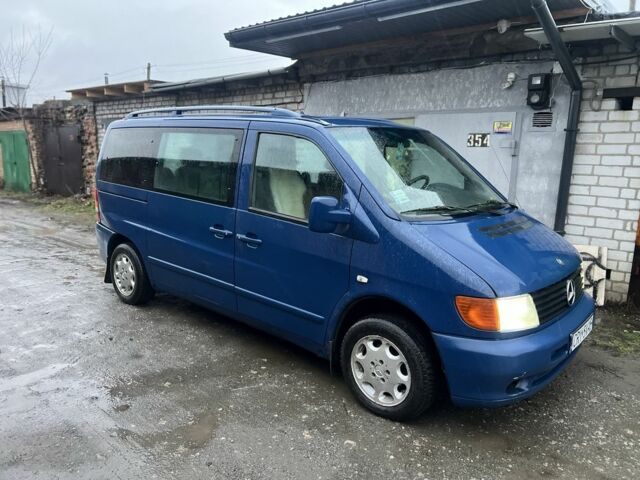 Синий Мерседес Вито, объемом двигателя 2.2 л и пробегом 365 тыс. км за 2999 $, фото 1 на Automoto.ua