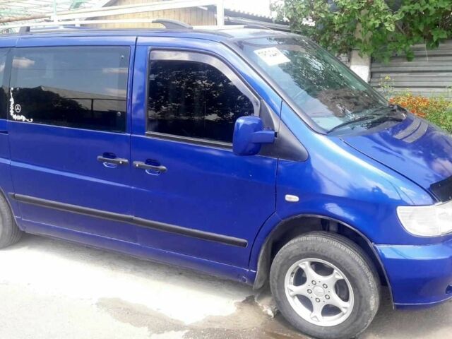 Синий Мерседес Вито, объемом двигателя 2.2 л и пробегом 380 тыс. км за 4500 $, фото 1 на Automoto.ua