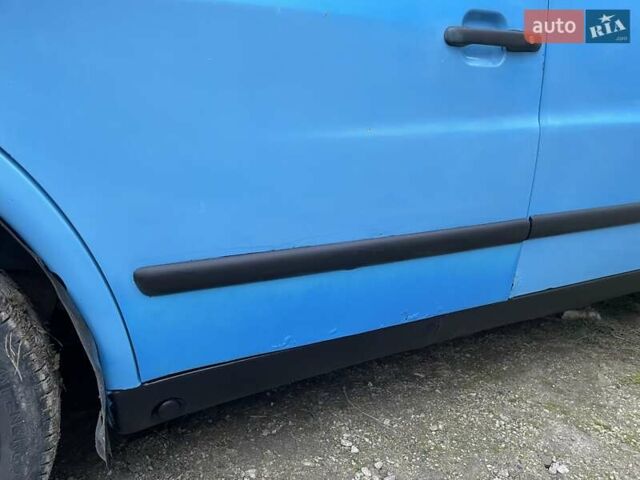 Синий Мерседес Вито, объемом двигателя 2.15 л и пробегом 318 тыс. км за 4900 $, фото 10 на Automoto.ua