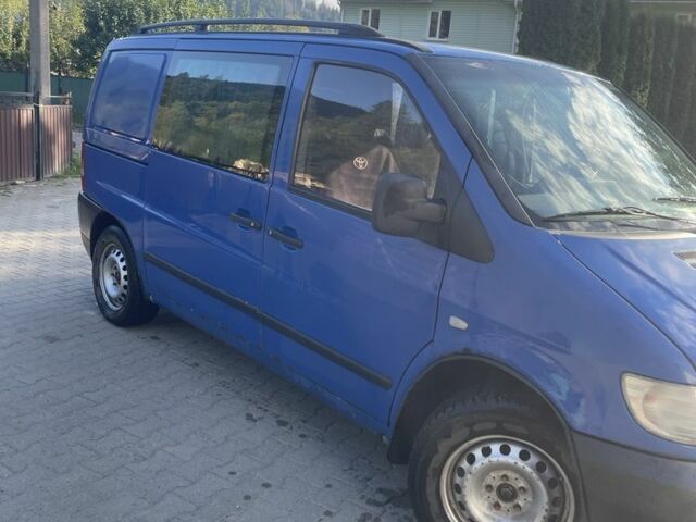 Синий Мерседес Вито, объемом двигателя 2.2 л и пробегом 378 тыс. км за 3200 $, фото 1 на Automoto.ua